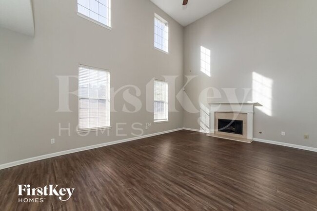 Foto del edificio - 7466 Hilltop Way