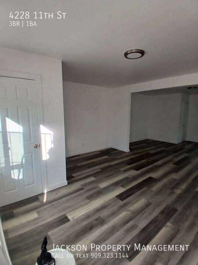 Foto del edificio - 4228 11th St