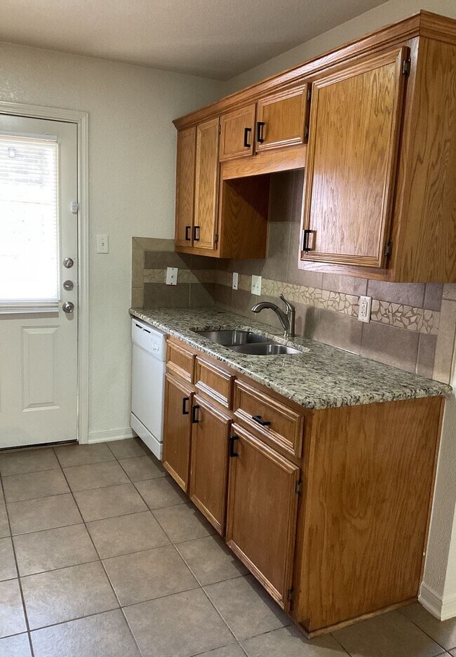 Foto del edificio - 1403 Cinch Dr