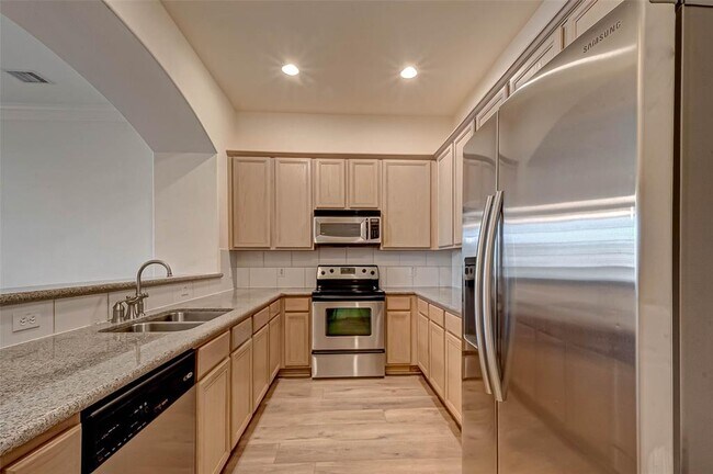 Foto del edificio - 9104 Lakes at 610 Dr