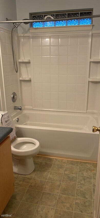 Foto del edificio - Room for Rent, 2 bath House - 912 Elma G M...