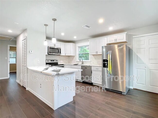 Foto del edificio - 2762 Grove Park Ave N