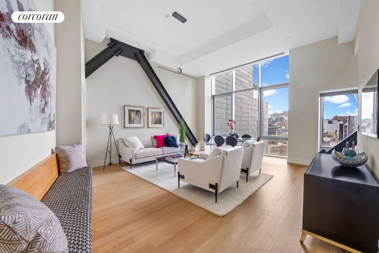 Foto principal - 52 E 4th St