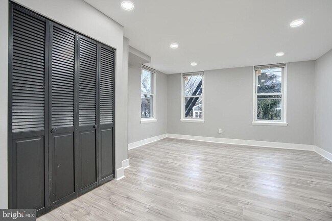 Foto del edificio - 3807 Fleetwood Ave