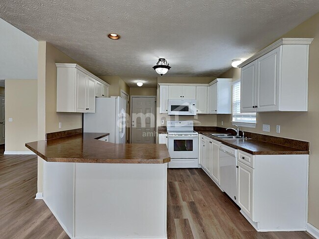 Foto del edificio - 1612 E Blairmont Dr