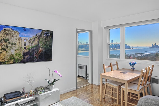 Foto del edificio - 6515 Boulevard E