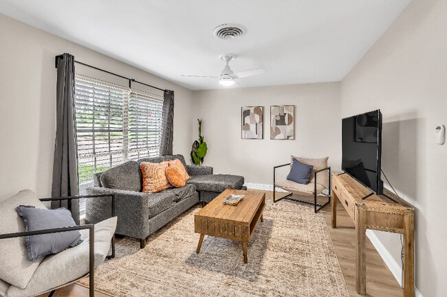 Foto del edificio - 4603 Lennox Dr