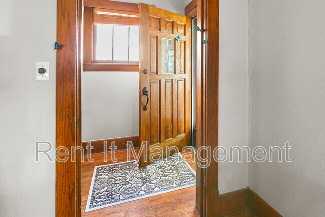 Foto del edificio - 2873 Bauman Ave
