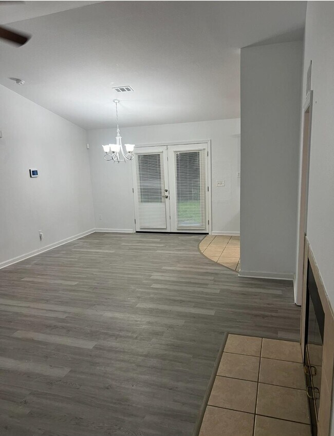 Building Photo - 415 Slash Cir