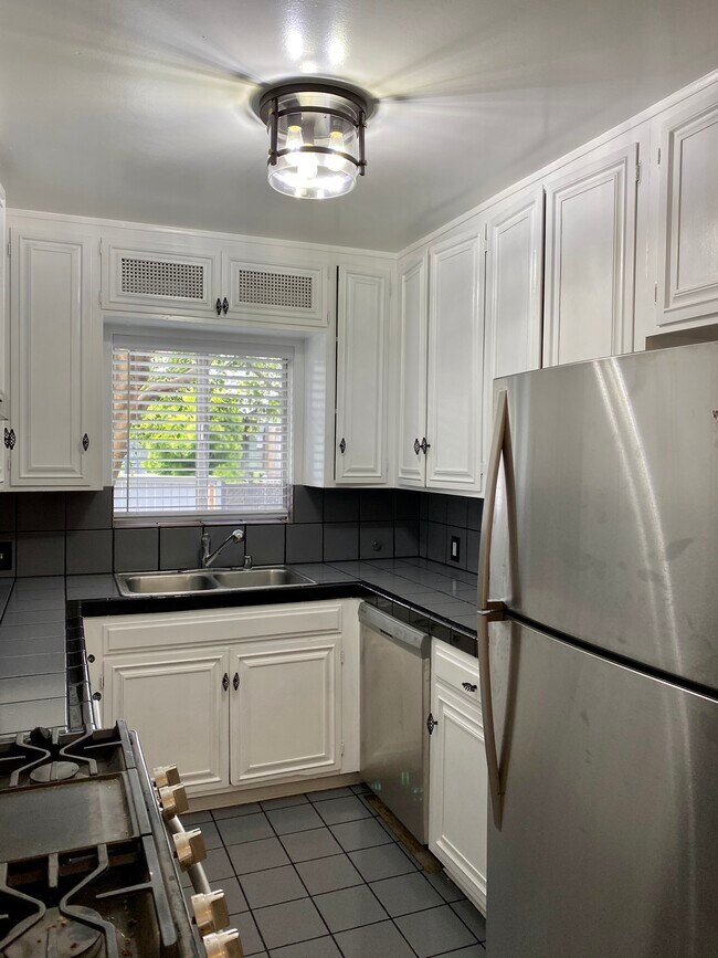 Cocina - 20 20th Ave