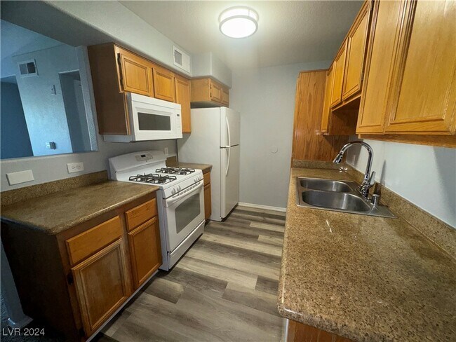 Foto del edificio - 3318 N Decatur Blvd