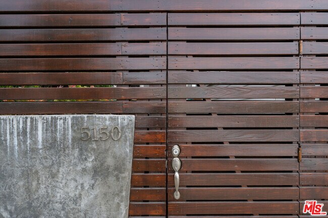 Foto del edificio - 5150 Almaden Dr