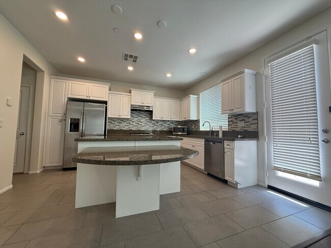 Foto del edificio - 506 Moonlight Dr