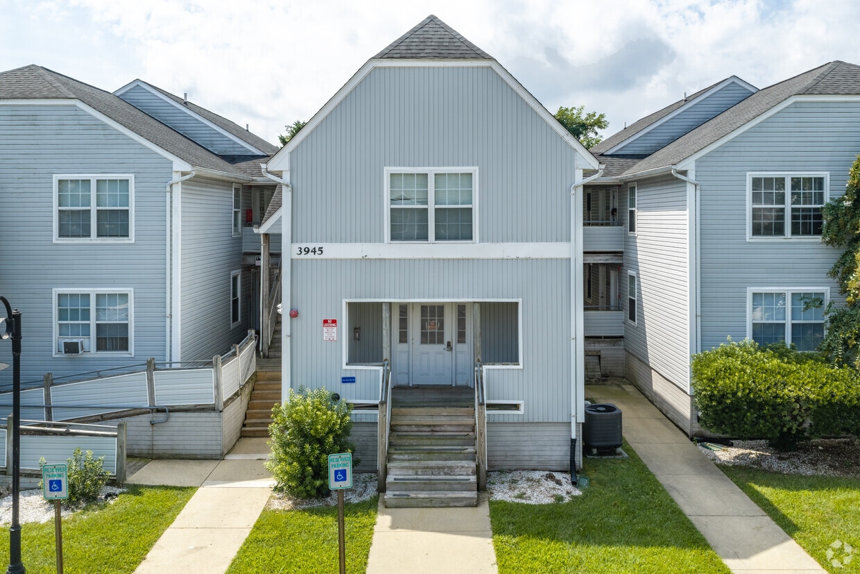 Building Photo - Yardley Hills Town Homes