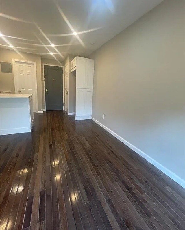 Foto del edificio - 451 W 22nd St