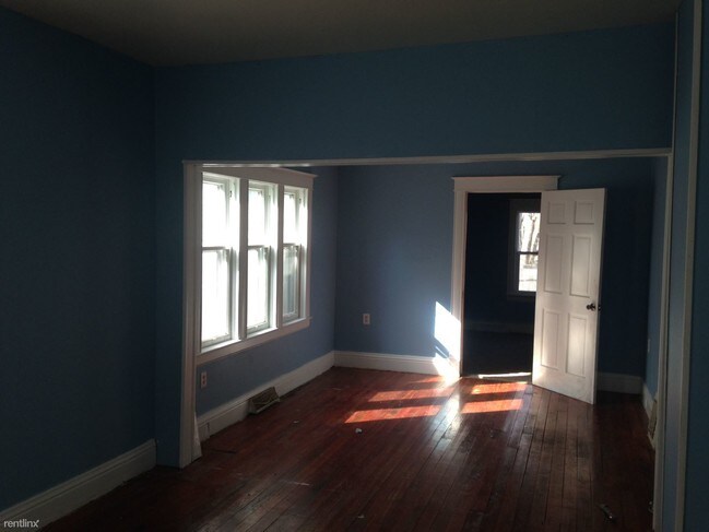 Building Photo - 4 br, 2 bath House - 708 Pioneer St