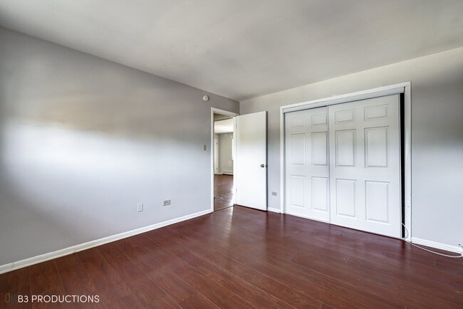 Building Photo - 4430 W 111th St