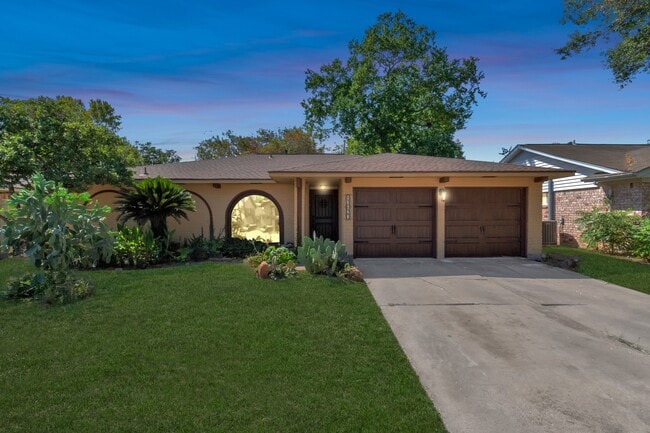 Building Photo - 13627 Greenridge Dr