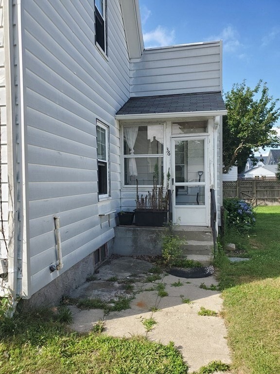 Building Photo - 36 Taber St