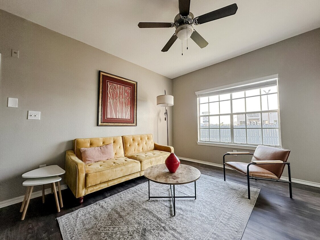 Foto principal - 6225 Saratoga Blvd