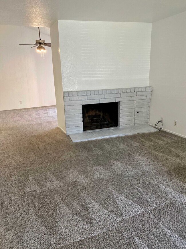 Foto del edificio - 4819 Suncrest Way