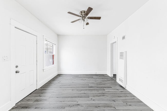 Foto del edificio - 1045 E 4th St