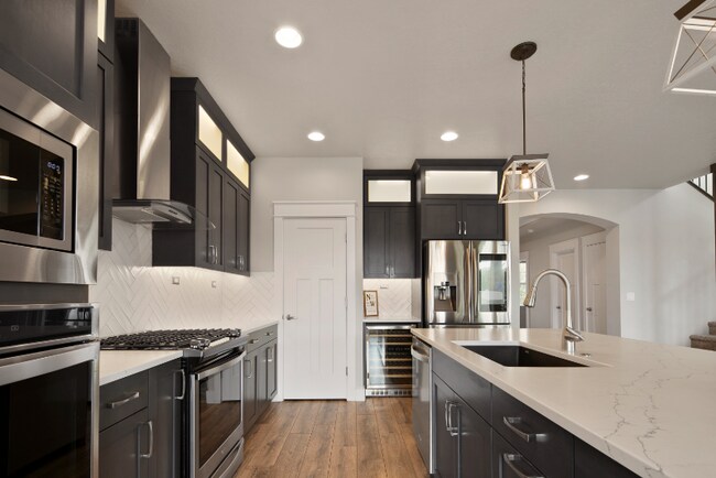 Building Photo - 677 E Andes Dr