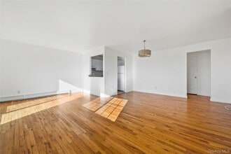 Building Photo - 351 N Broadway