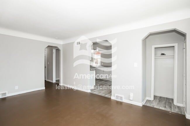 Building Photo - 16246 Fairfield St