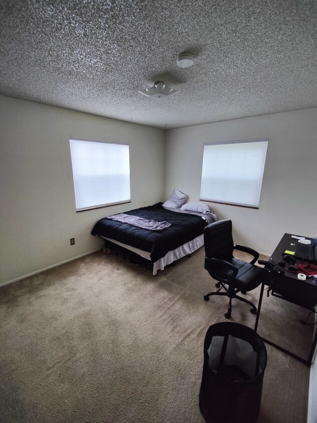 Primary Photo - 3250 O'Neal Cir