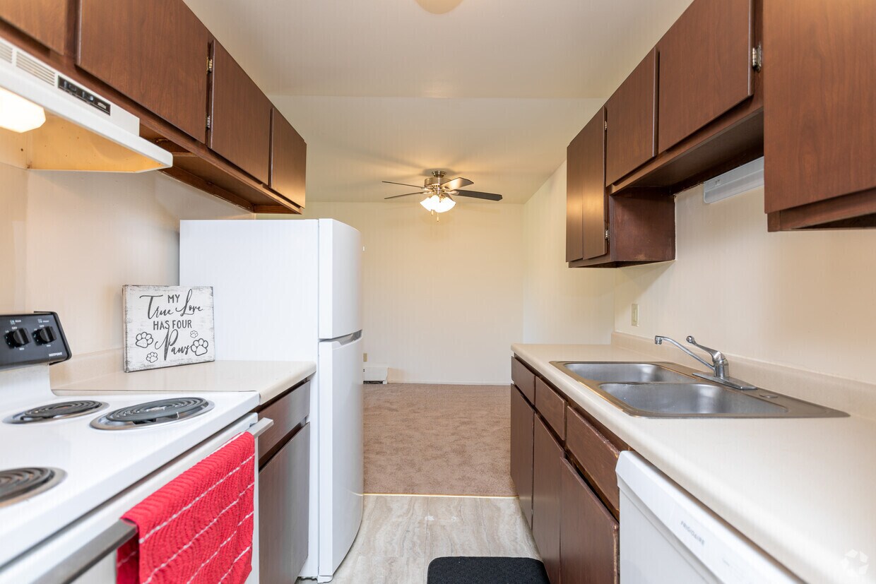 Primary Photo - 2321 Traceway Dr
