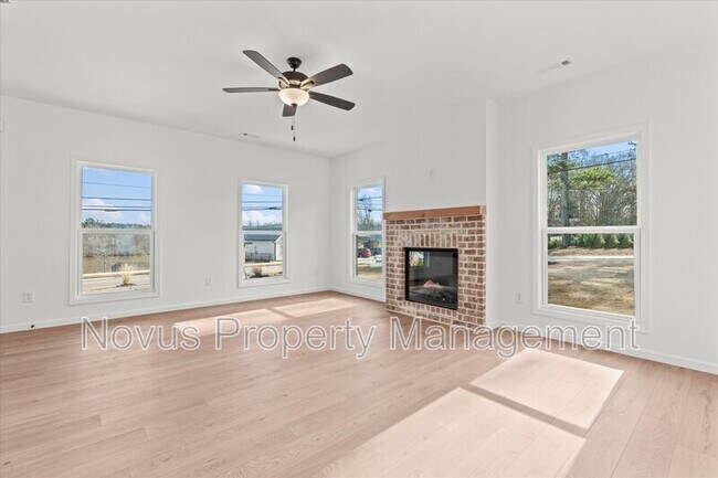 Foto del edificio - 107 Burns Rd