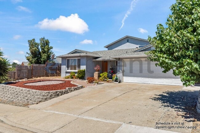 Building Photo - 819 Coral Dr