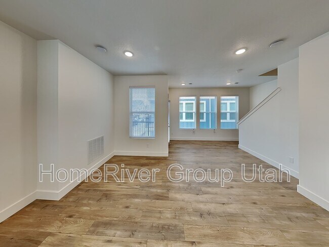 Foto del edificio - 3461 Peebles Ct