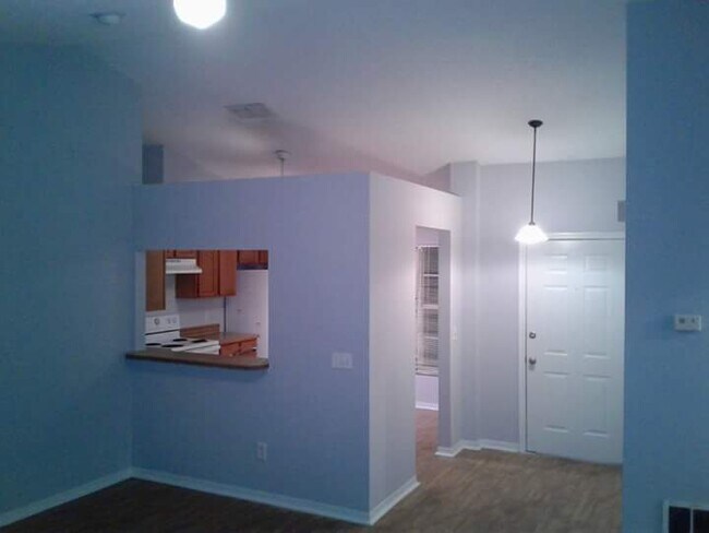 Foto del edificio - Lovely Two Bedroom Home For Rent In great ...