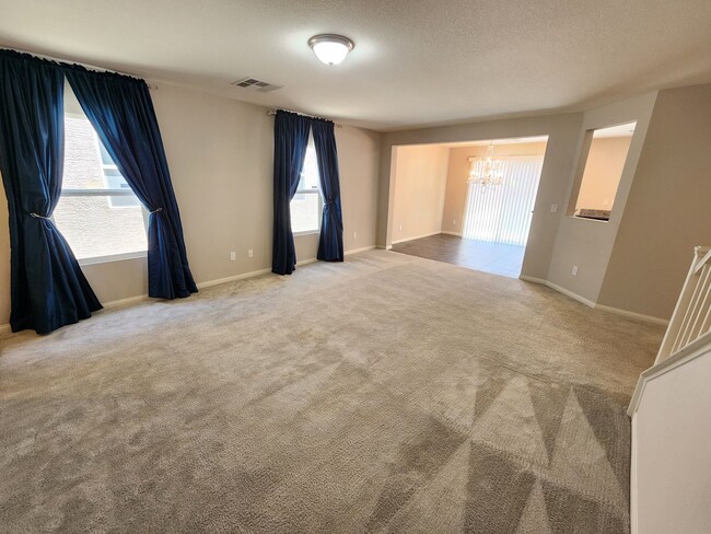 Building Photo - 3 bedroom, 1,655 sq ft home in Mountains Edge
