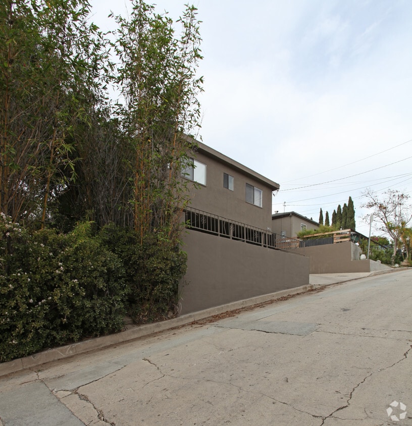 Building Photo - 2143 Princeton Ave