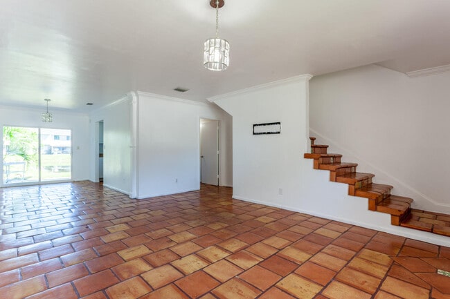 Building Photo - 3403 Poolside Dr