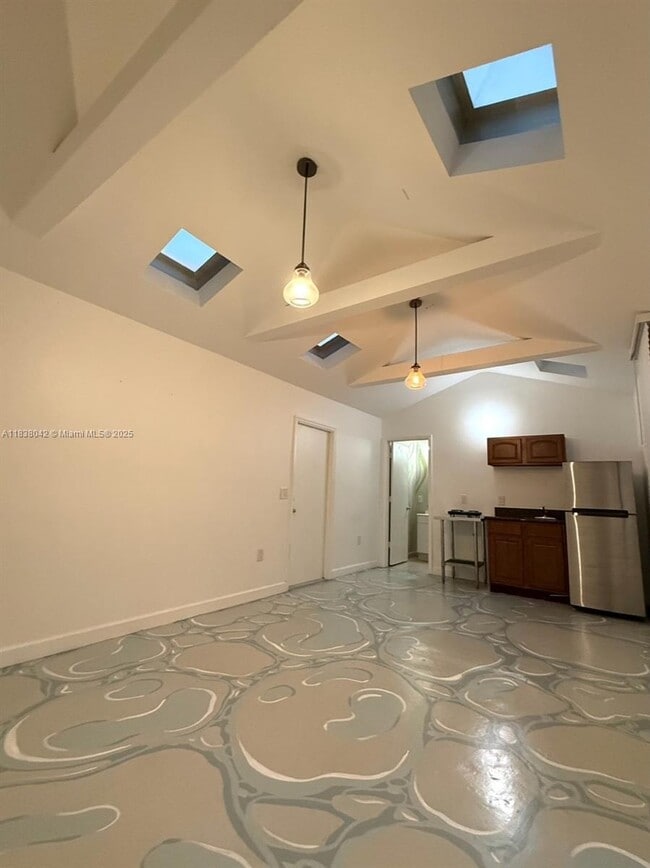 Foto del edificio - 118 NW 24th St