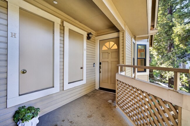 Photo - 935 La Mesa Terrace Townhome