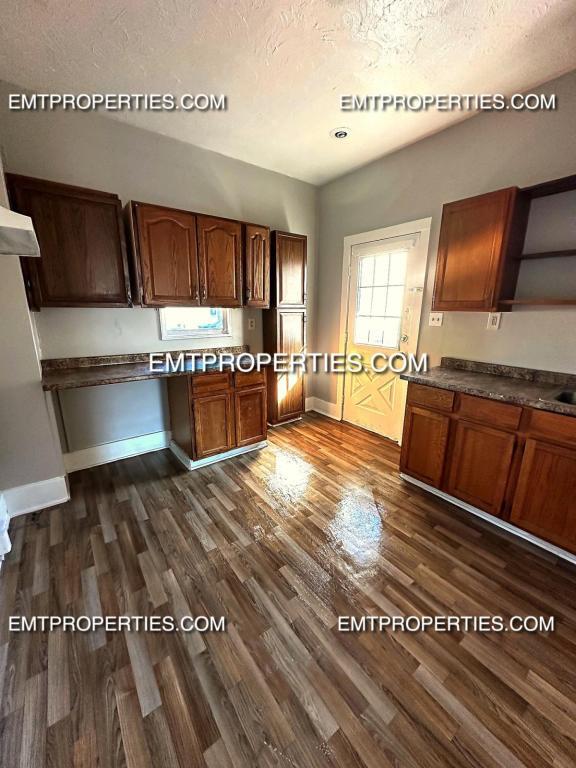 Building Photo - 2037 Lexington Ave