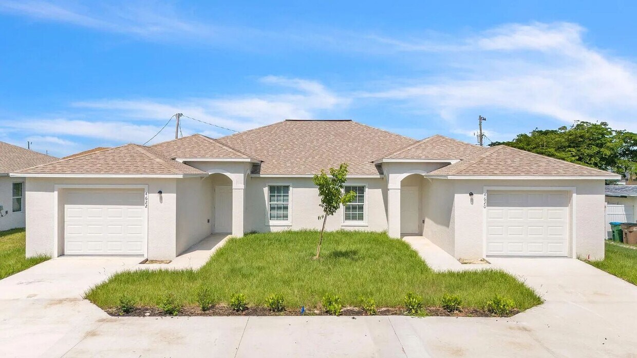 Photo - 4620 / 4622 SW 8TH CT