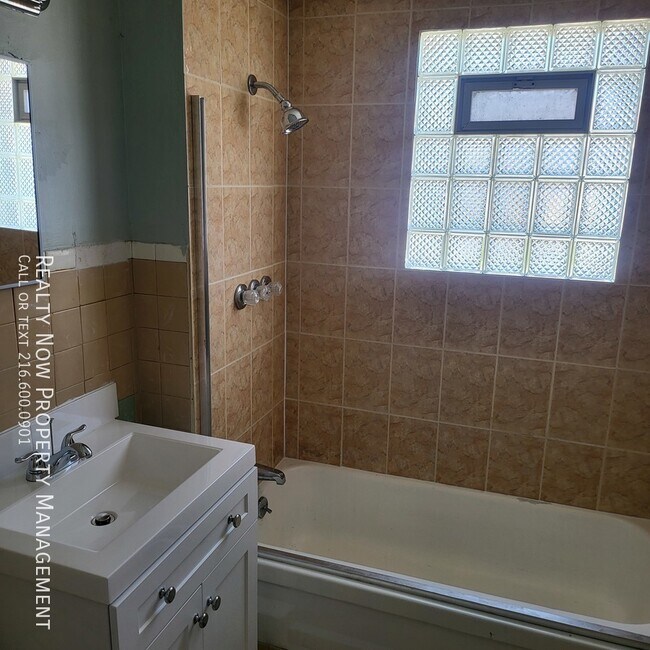 Foto del edificio - 3475 W 46th St