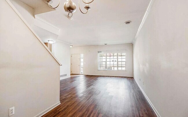Foto del edificio - 2080 Cloverly Ln