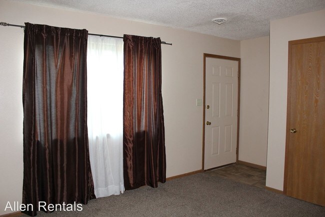 Building Photo - 2 br, 1 bath Apartment - 424 South 6th