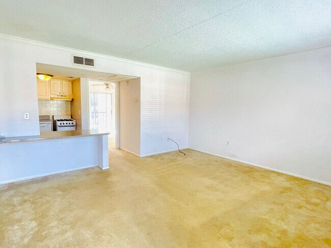 Foto del edificio - RENT BY MARCH 31st and RECEIVE 2 WEEKS OFF...
