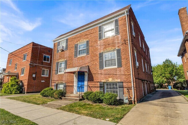 Foto del edificio - 6150 Ridge Rd