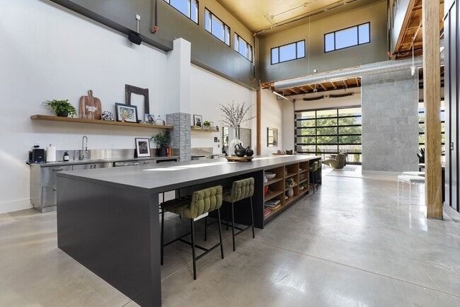 Building Photo - Boxcar Apartments