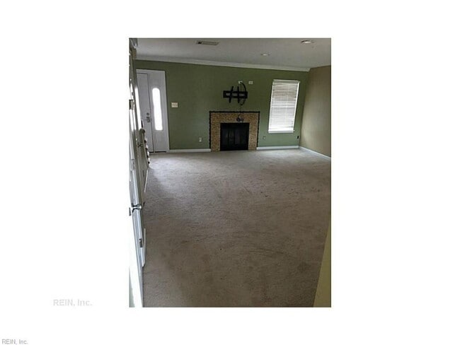 Building Photo - Landstown Lakes