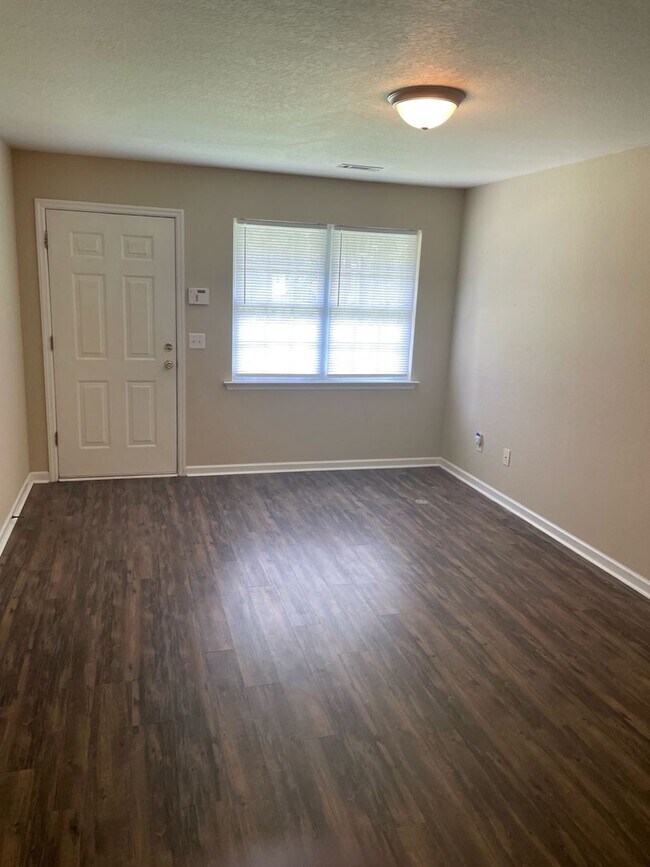 Foto del edificio - 668 Gardner Dr SE